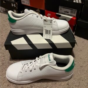 Adidas advantage 2.0 White and Green Sneakers